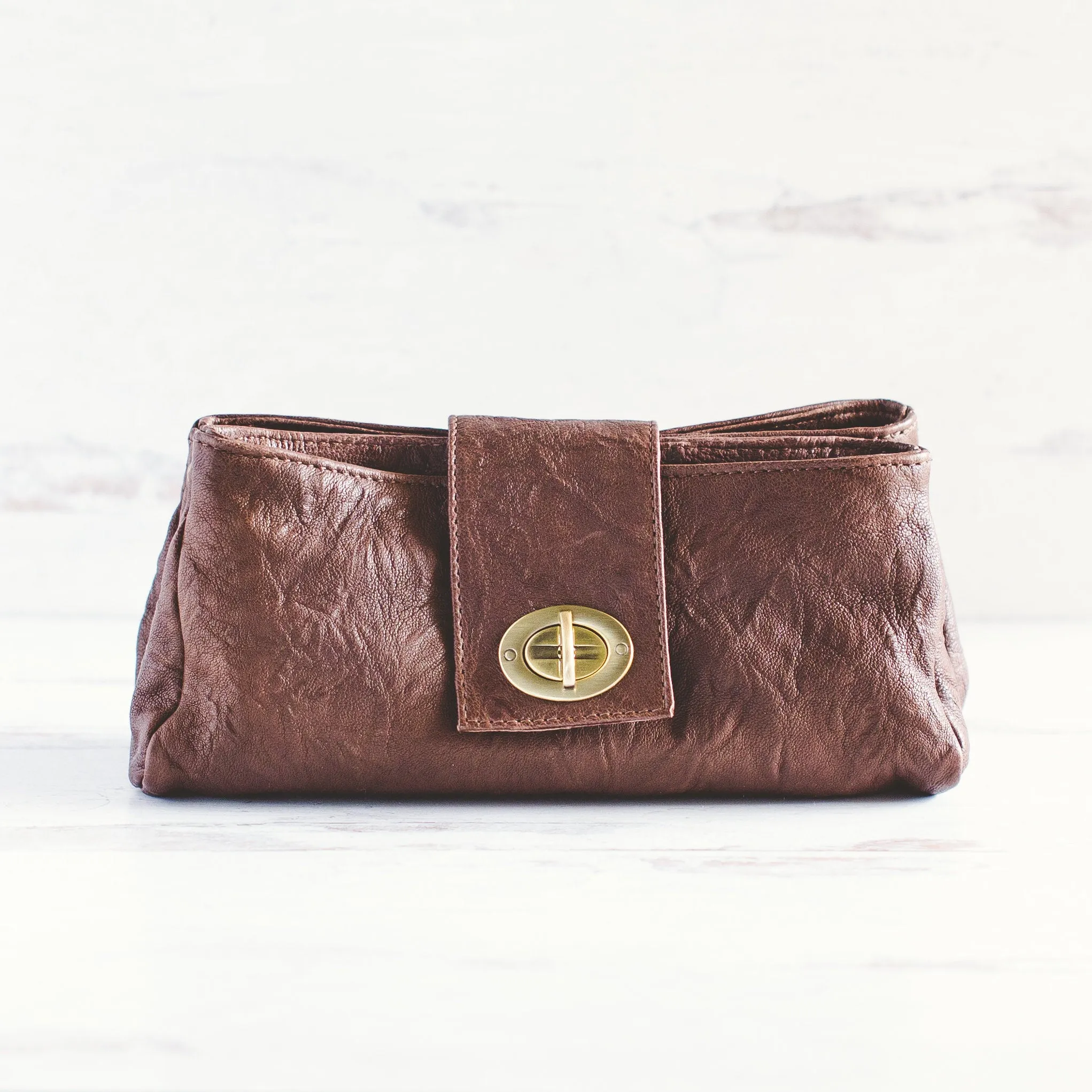 Omni Clutch - Antique Brass