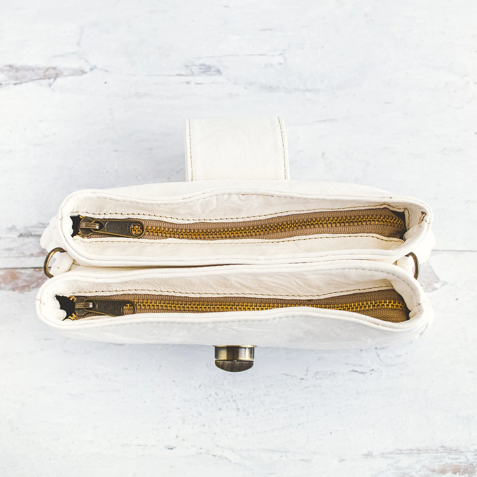 Omni Clutch - Antique Brass