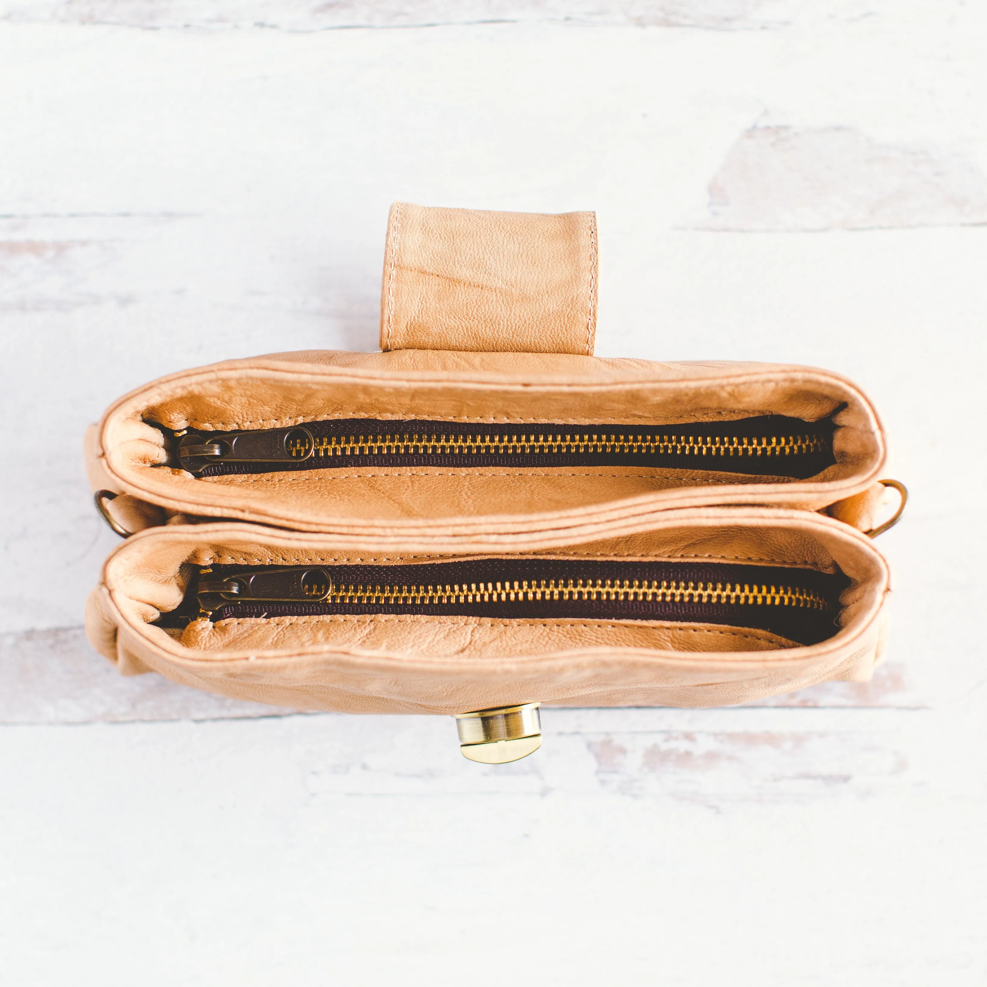 Omni Clutch - Antique Brass