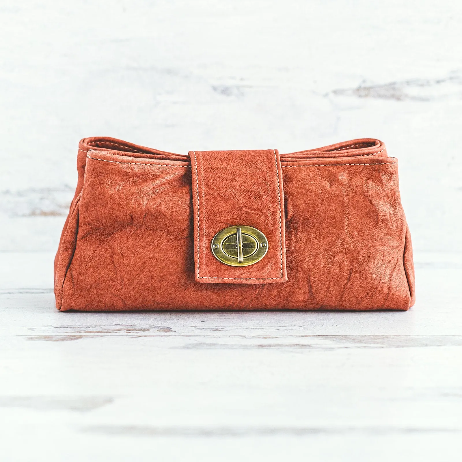 Omni Clutch - Antique Brass