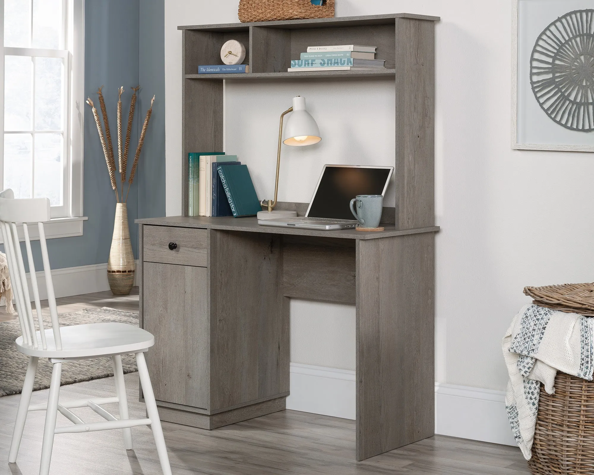 Sundar Desk With Hutch Mo